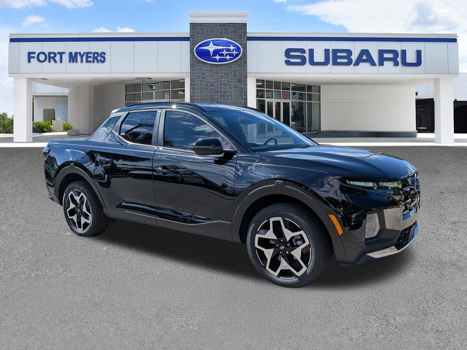 Used 2024 Hyundai Santa Cruz Limited AWD/4WD image 2
