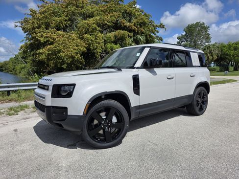 Used 2026 Land Rover Defender 110 S AWD/4WD image 1