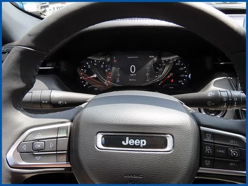 Used 2023 Jeep Compass Limited AWD/4WD image 14