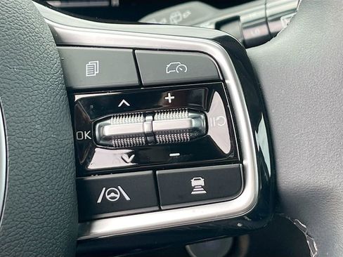 Certified 2025 Kia Sorento S AWD/4WD image 19