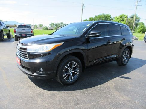 Used 2016 Toyota Highlander XLE AWD/4WD image 10