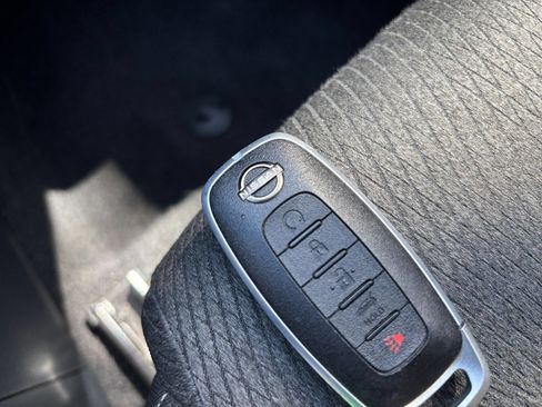 Used 2025 Nissan Rogue SV FWD image 27