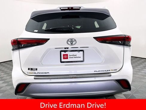 Certified 2021 Toyota Highlander Platinum AWD/4WD image 22
