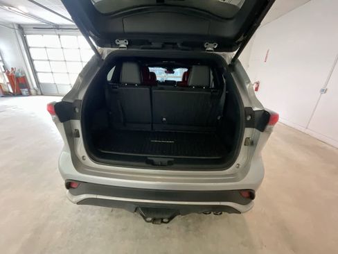 Used 2022 Toyota Highlander XSE image 25