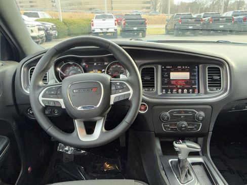 Used 2015 Dodge Charger SXT image 16