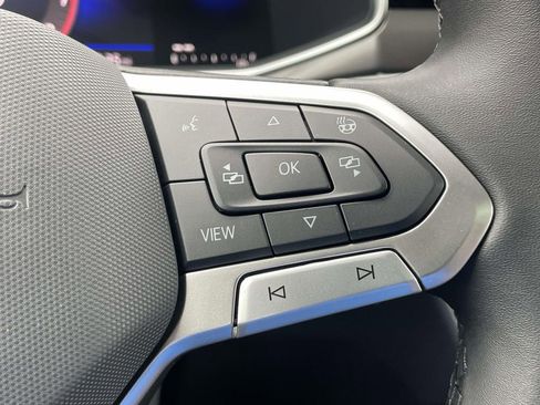 New 2026 Volkswagen Taos SE FWD image 23