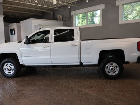 Used 2019 Chevrolet Silverado 2500 LT AWD/4WD image 4
