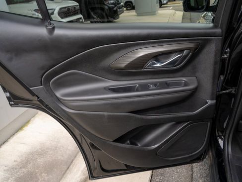 Used 2022 GMC Terrain SLT w/ Tech Package image 18