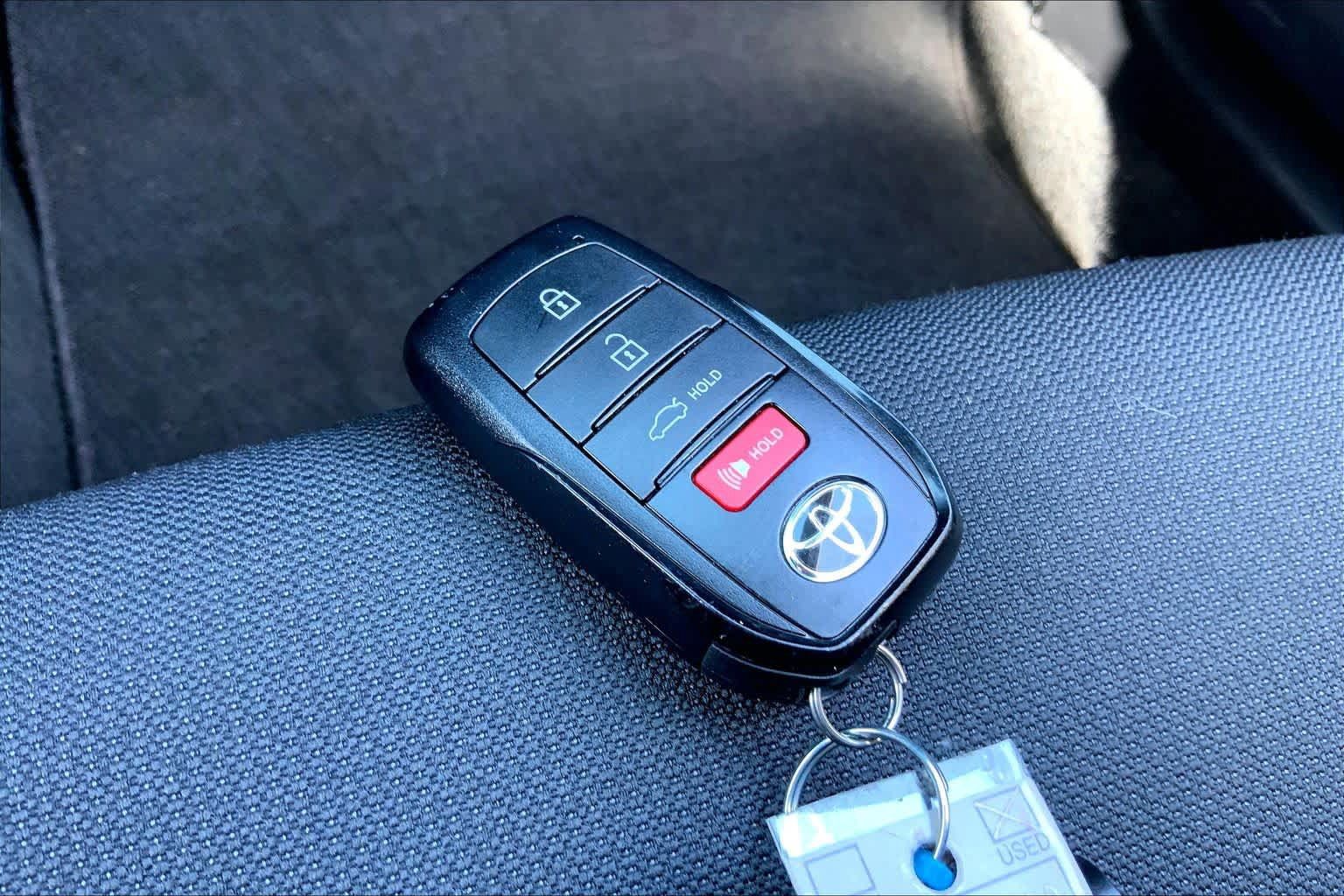Used 2026 Toyota Corolla SE FWD image 14