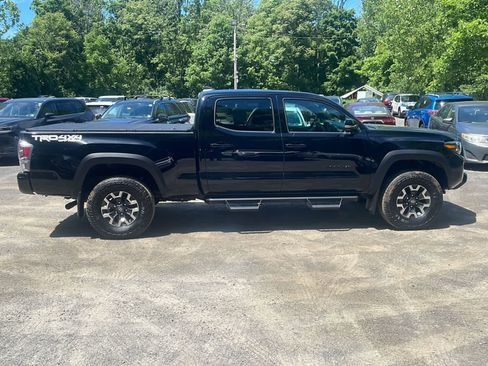 Used 2023 Toyota Tacoma TRD Off-Road w/ TRD Premium Off Road Package AWD/4WD image 11