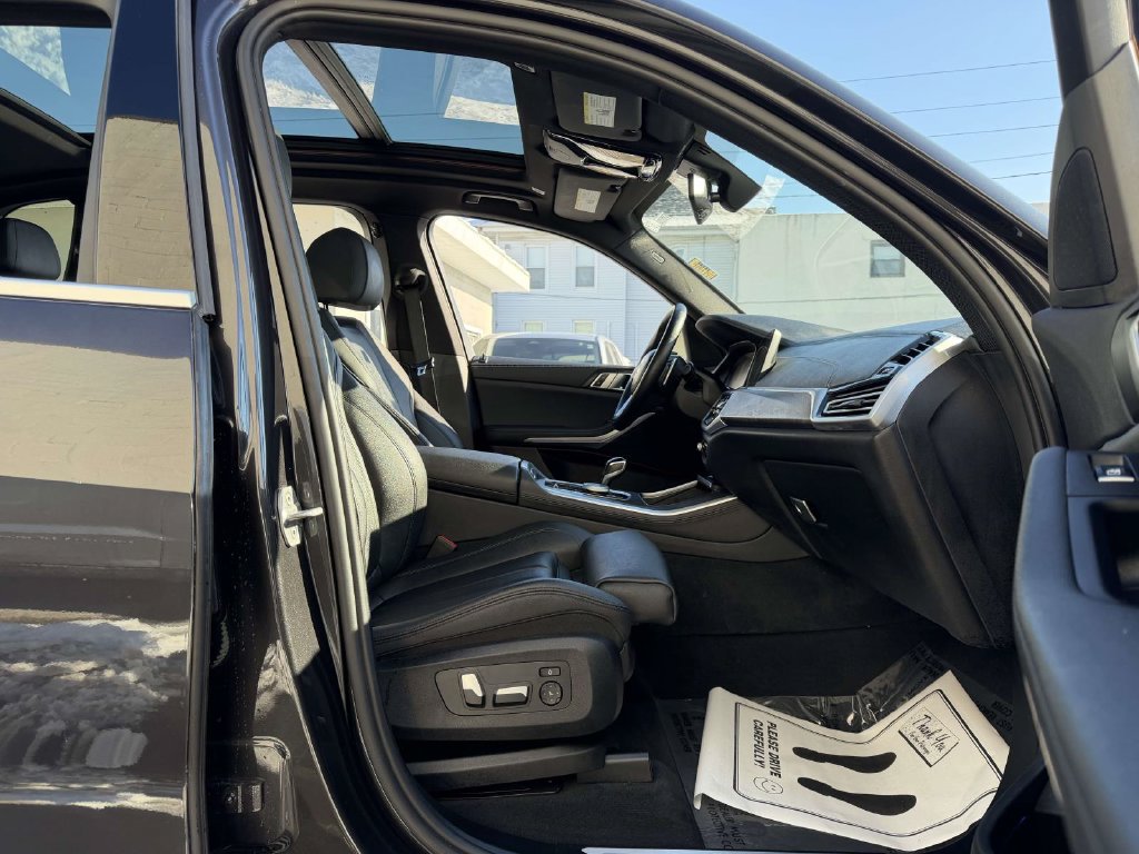 Used 2022 BMW X5 xDrive45e AWD/4WD image 15