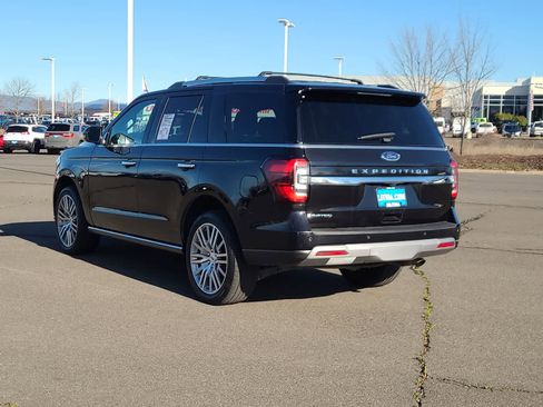 Used 2024 Ford Expedition Limited image 12