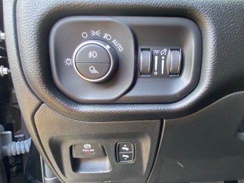 Used 2025 RAM 1500 Laramie w/ Night Edition AWD/4WD image 17
