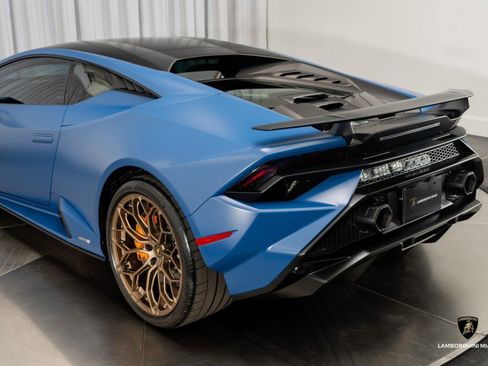 Used 2023 Lamborghini Huracan Tecnica image 15