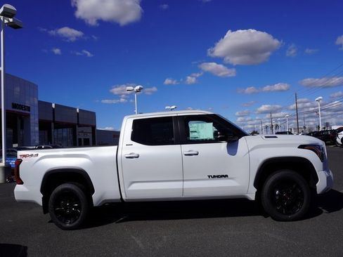 New 2025 Toyota Tundra Limited image 4