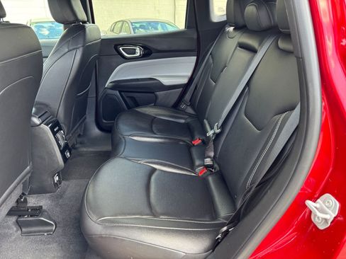Used 2025 Jeep Compass Limited AWD/4WD image 28