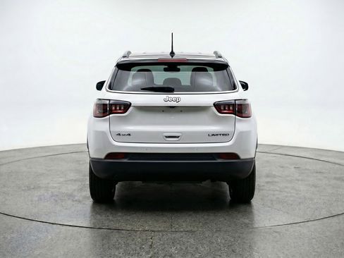 Used 2025 Jeep Compass Limited AWD/4WD image 7