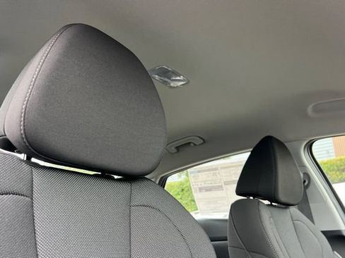 New 2026 Hyundai Elantra SE FWD image 15