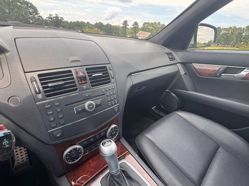Used 2009 Mercedes-Benz C 300 Sport image 19