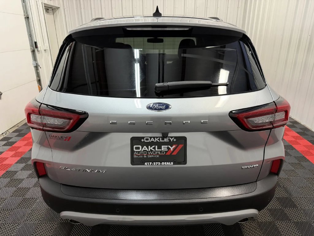 Used 2023 Ford Escape Platinum AWD/4WD image 3