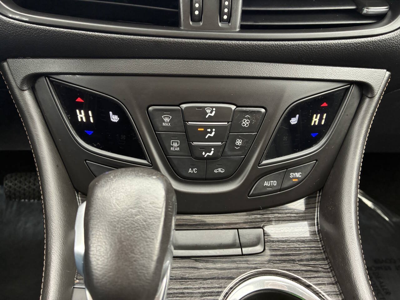 Used 2017 Buick Envision Essence AWD/4WD image 25