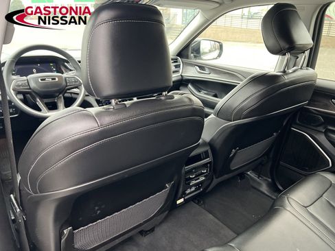 Used 2022 Jeep Grand Cherokee Limited 4xe image 31