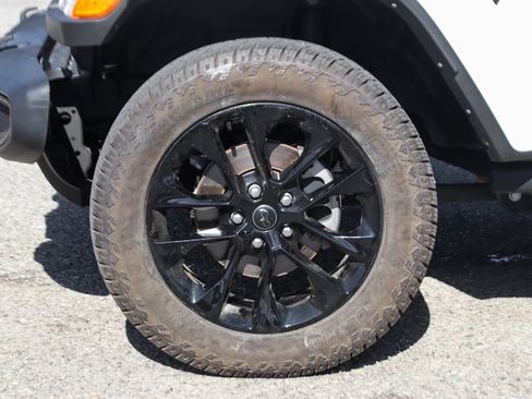 Used 2025 Jeep Gladiator Sport AWD/4WD image 41