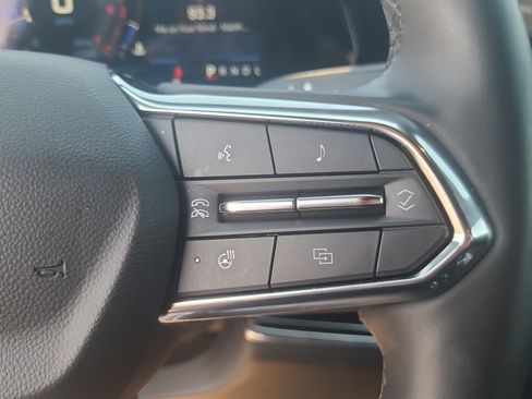 Used 2025 Chevrolet Equinox LT AWD/4WD image 32
