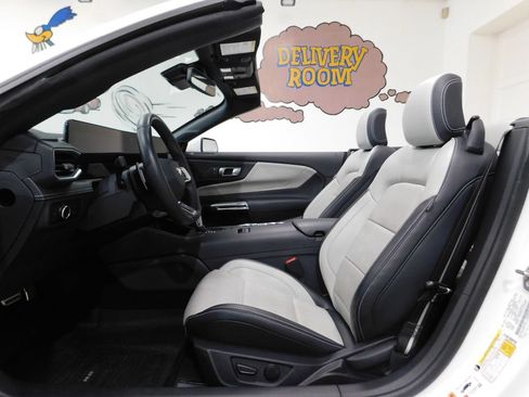 Used 2025 Ford Mustang GT Premium RWD image 42