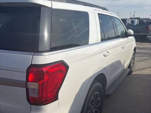 Used 2024 Ford Expedition XLT image 8