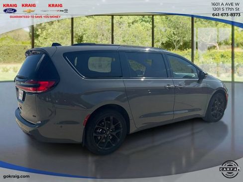 Used 2023 Chrysler Pacifica Touring-L w/ S Appearance Package AWD/4WD image 5