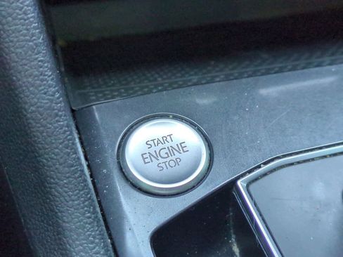 Used 2020 Volkswagen Tiguan SE R-Line image 27