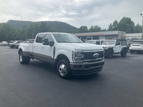 New 2026 Ford F350 King Ranch w/ FX4 Off-Road Package AWD/4WD image 3