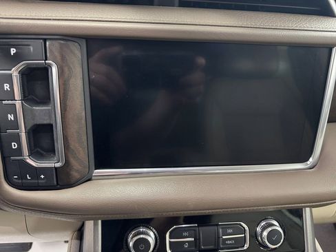 Used 2021 GMC Yukon Denali w/ Denali Premium Package AWD/4WD image 21