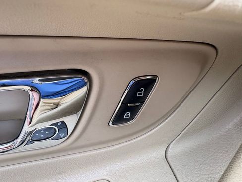 Used 2017 Ford Taurus SEL w/ Equipment Group 201A image 10