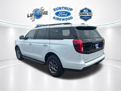 Used 2025 Ford Expedition Active AWD/4WD image 3