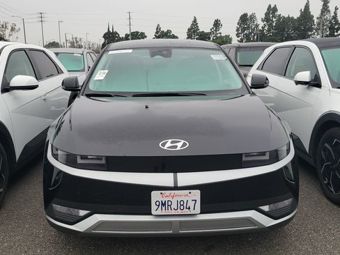 Used 2024 Hyundai Ioniq 5 SEL RWD image 2