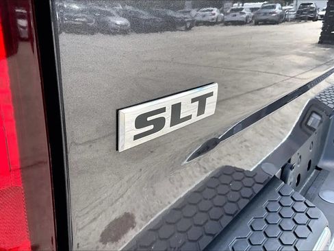 Used 2022 RAM 1500 Classic SLT RWD image 22