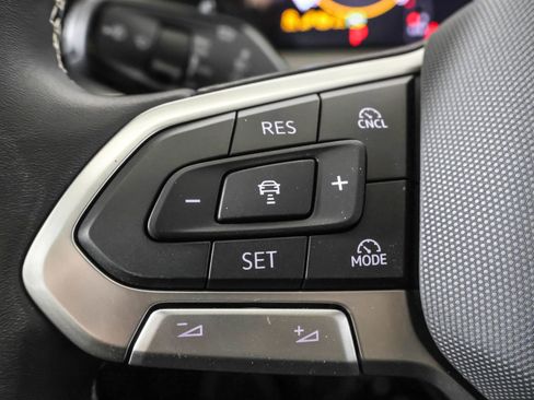 New 2026 Volkswagen Tiguan SE image 24