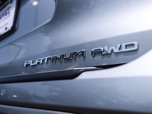 Used 2020 Toyota Highlander Platinum AWD/4WD image 19