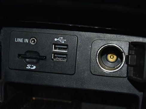 Used 2014 Ford Explorer XLT w/ Equipment Group 202A image 12