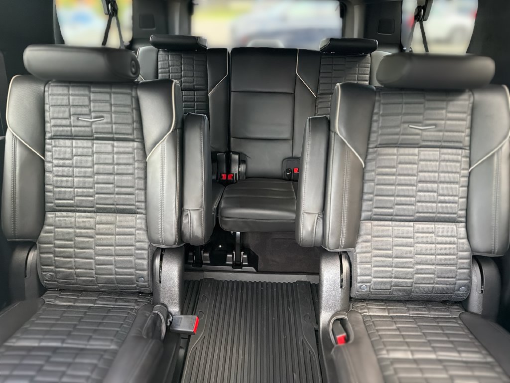 Used 2024 Cadillac Escalade ESV Sport Platinum w/ LPO, ONYX Package AWD/4WD image 25
