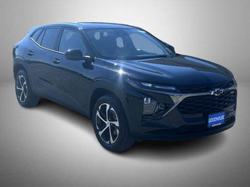 New 2026 Chevrolet Trax RS w/ Sunroof Package image 3