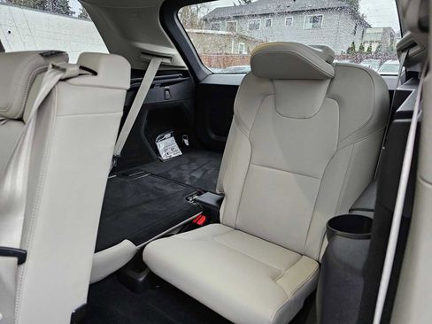 Certified 2023 Volvo XC90 T8 Plus image 20