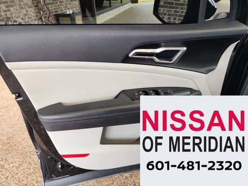 Used 2023 Kia Sportage EX image 9