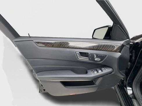 Used 2016 Mercedes-Benz E 350 Sedan image 19