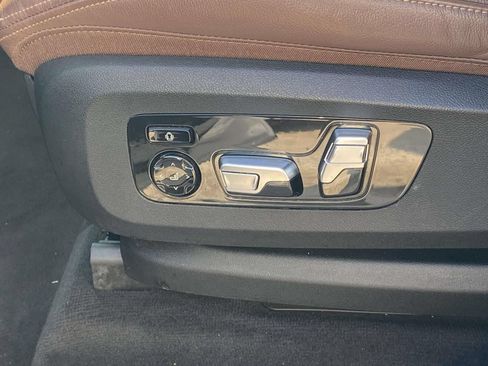 Used 2021 BMW X7 xDrive40i w/ Luxury Seating Package AWD/4WD image 17