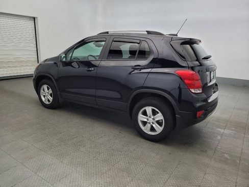 Used 2021 Chevrolet Trax LT w/ LT Convenience Package image 3