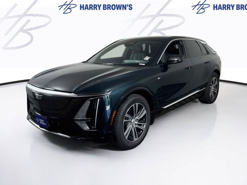 Used 2024 Cadillac Lyriq Luxury w/ LPO, Floor Liner Package AWD/4WD image 1