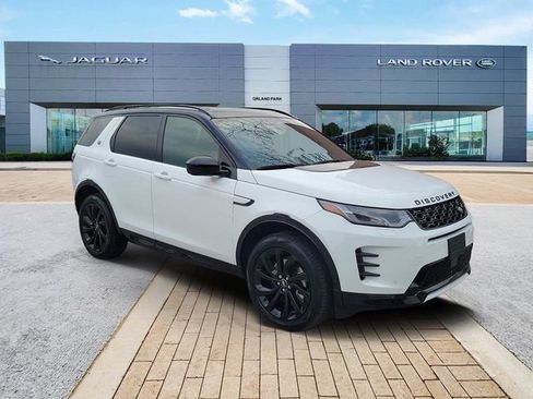 Used 2025 Land Rover Discovery Sport Dynamic SE AWD/4WD image 3